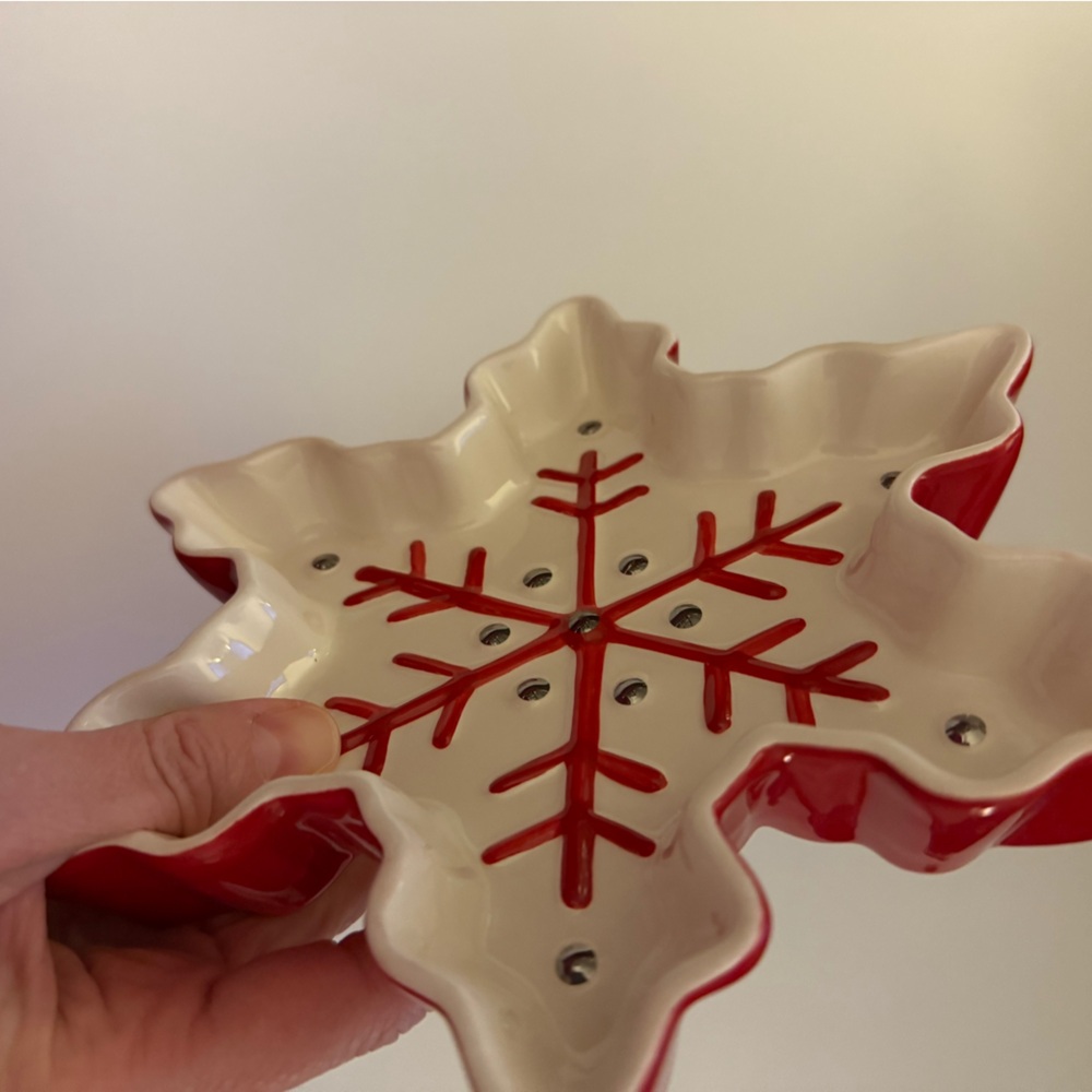 ❤️❄️VTG/ Hallmark Red and White Snowflake Dish - Picture 5 of 6